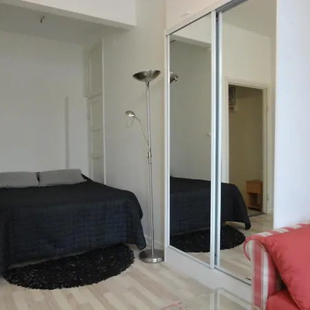 Luxhousing With Balcony Apartment