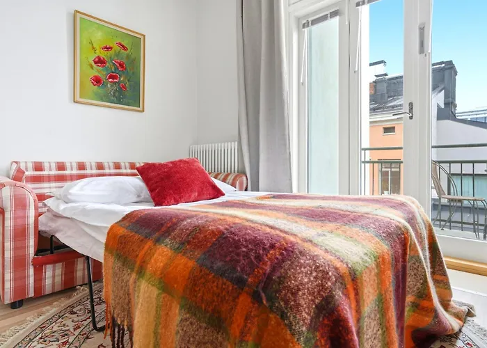 Luxhousing With Balcony Apartamento